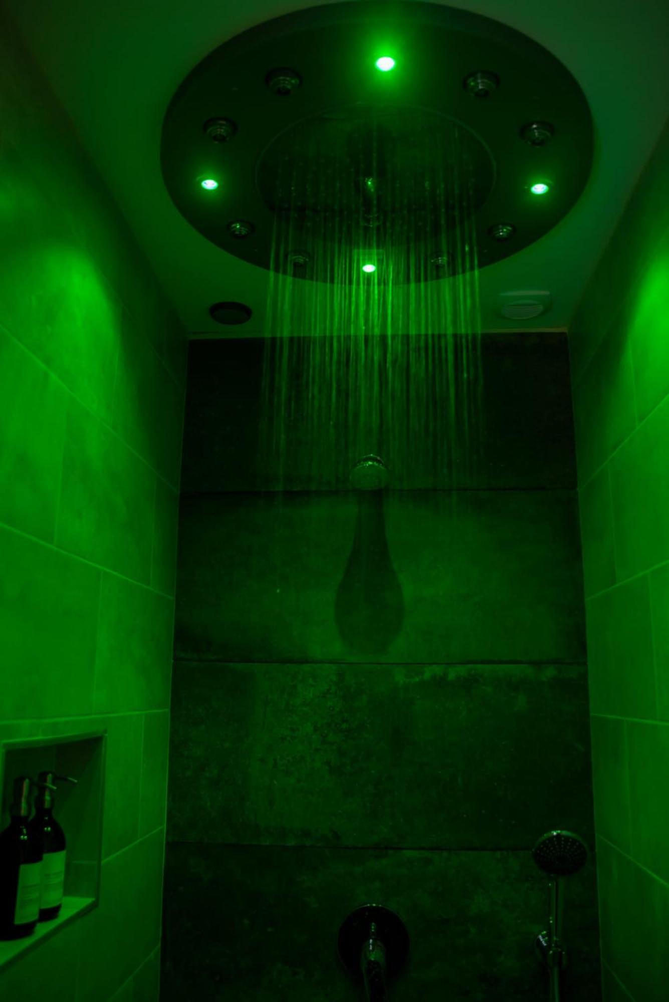 Le Mas Aux Amoureux , Suite Romantique Et Spa Le Barcares Exterior photo