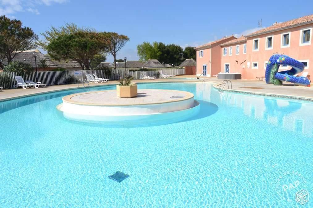 Le Mas Aux Amoureux , Suite Romantique Et Spa Le Barcares Exterior photo