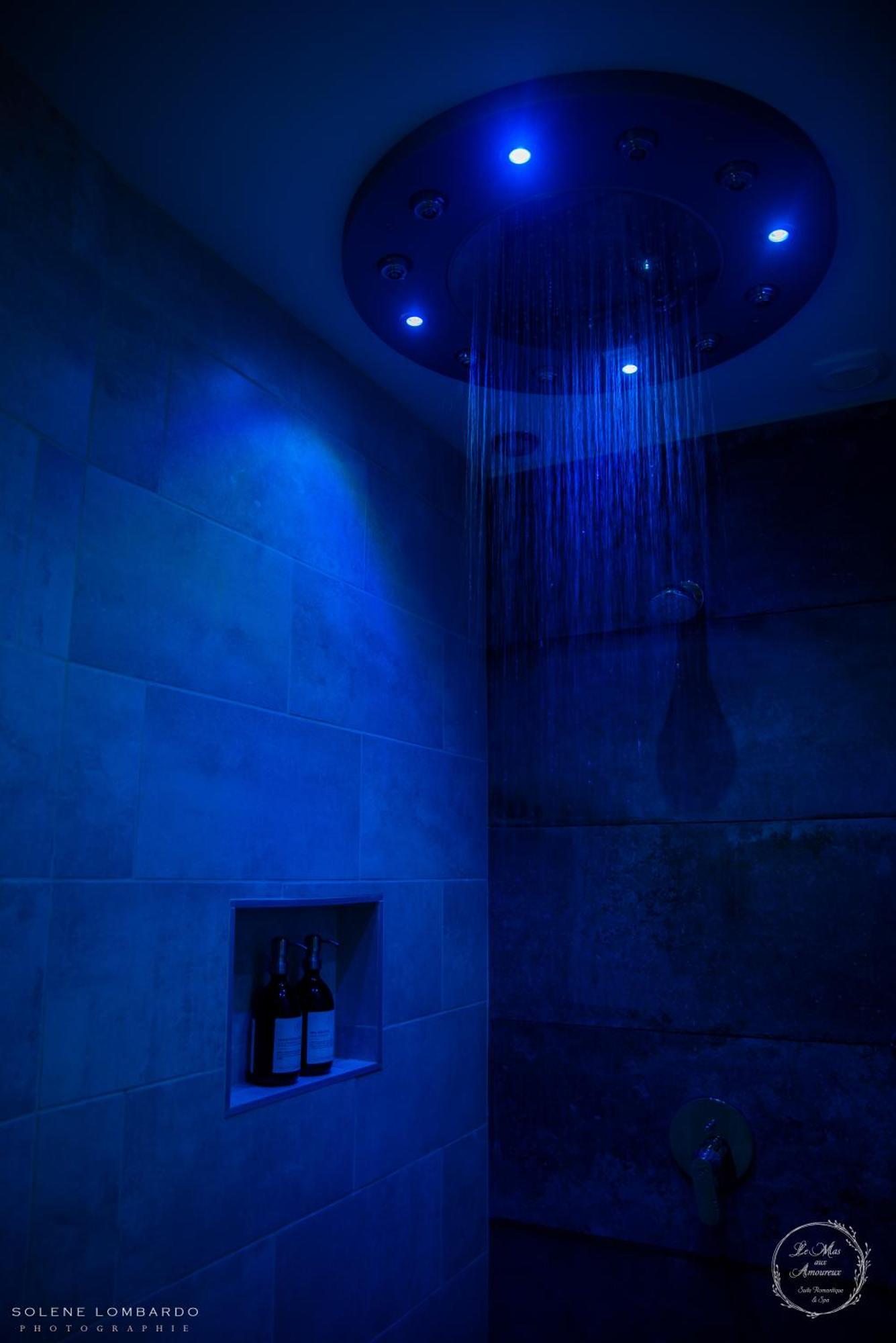 Le Mas Aux Amoureux , Suite Romantique Et Spa Le Barcares Exterior photo